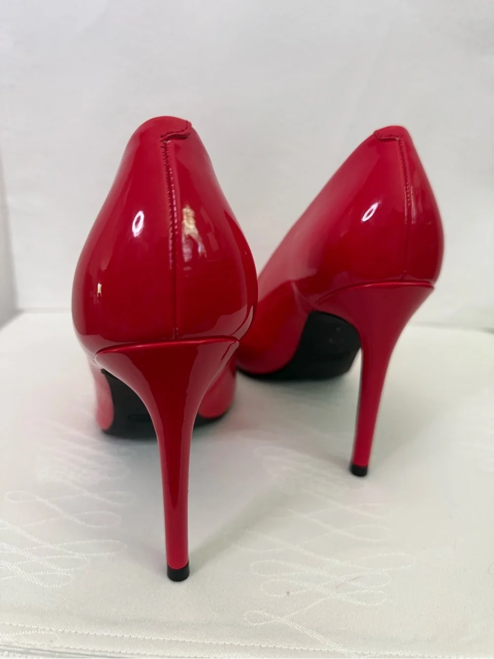 Nine West Red Patent Pointed Toe Stiletto Heels Size 8.5 NWOT